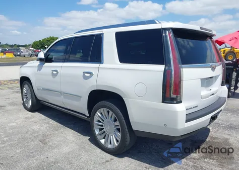 2018 Cadillac Escalade Platinum z USA, uszkodzony, nr VIN 1GYS4DKJ4JR377397